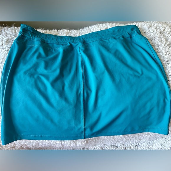 Merrell Women’s Athletic golf skirt - Picture 4 of 6